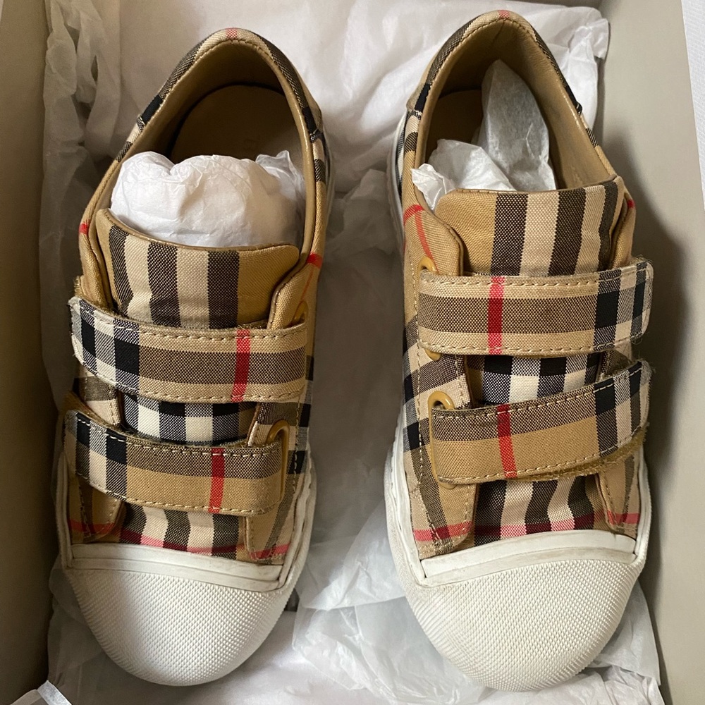 Burberry sneakers